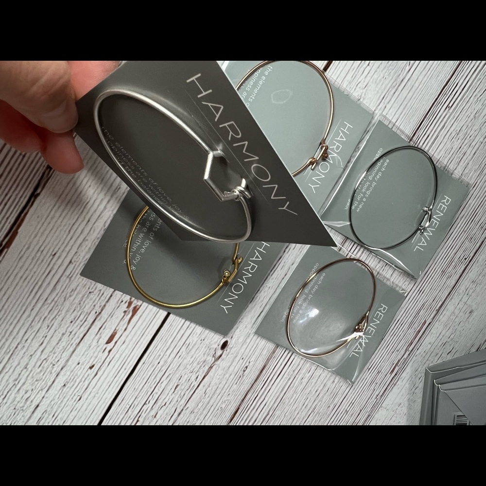 Renewal Teardrop Bangles * New